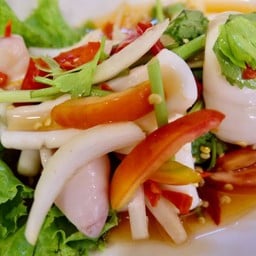 ยำปลาหมึก