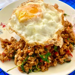 กะเพราหมูสับ