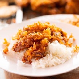 ข้าวสันคอหมูทอด