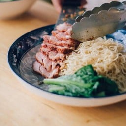 เฉิน บะหมี่เกี๊ยวหมูแดงสูตรเด็ด บางแสน