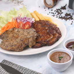 คอมบาย1 สเต็กหมูพริกไทยดำ+สเต็กไก่สไปซี่