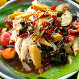 ตำซั่วหน่อไม้ใส่หอยเชอรี่