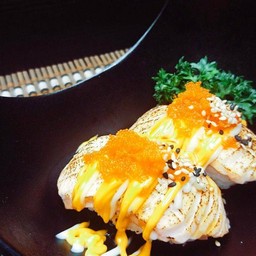 ซูชิแซลมอนอะบูริ