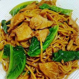 หมีสีเหลืองผัดซีอิ๊วหมู