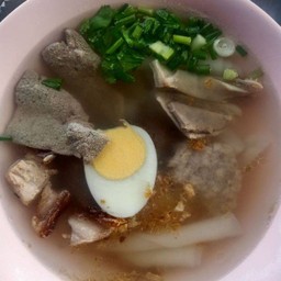 ร้านโจ๊กกวางตุ้งเกาเหลาเลือดหมู สาขา หน้า7-11ซอยสุขศิริ(คลองห้า)