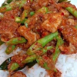 ผัดพริกแกงหมู,ไก่ราดข้าว