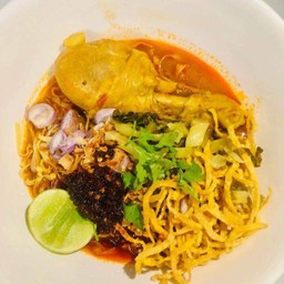 ข้าวซอยไก่ (พิเศษไก่)