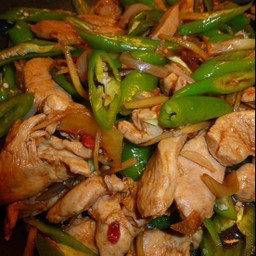ไก่ผัดพริกหยวกกับข้าว