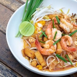 ผัดไทยกุ้งสด