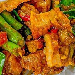 ผัดพริกแกง(กับข้าว)