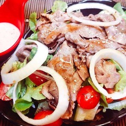 สลัดเนื้อวากิว