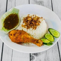 ข้าวมันไก่ทอด(น่องไก่ทอด)