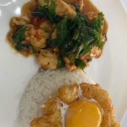 ข้าวกะเพราหมู+ไข่ดาว