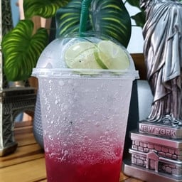 Hhoร้านน้ำปั่นอาหารเหนือและของฝาก