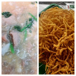 ราดหน้าหมี่กรอบใส่ไข่