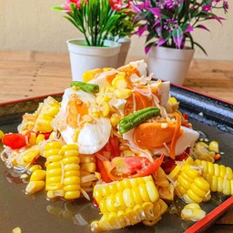 ตำข้าวโพดไข่เค็ม