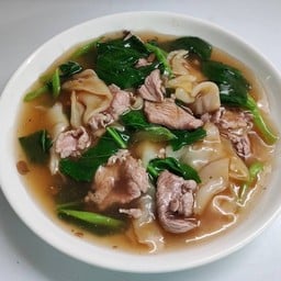 ราดหน้าเนื้อ