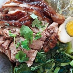 ิอาหารตามสั่ง ข้าวขาหมู ข้าวมันไก่ ก๋วยเตี๋ยว กาแฟโบราณ น้ำปั่น ครัวป้าจิตร์ เขาชี