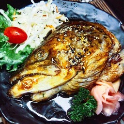 หัวแซลมอนย่างซีอิ๊ว