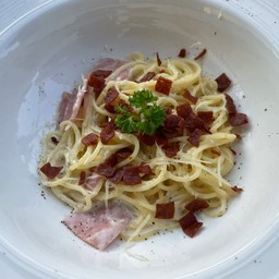 {อร่อยซ่ากับโค้ก}สปาเก็ตตี้คาโบนาร่าคู่กับโค้กไม่มีน้ำตาล 325 มล(ฝ