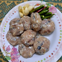 ร้านยำน้ำแตกแซ่บจี๊ดจ๊าด