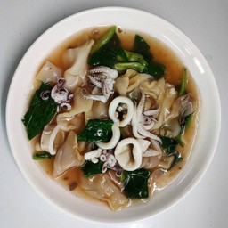 ราดหน้าปลาหมึก