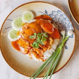 ข้าวหมูแดง หมูกรอบ