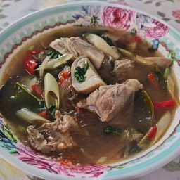 แกงวุ้นเส้นน้ำปลาร้ากระดูกหมูอ่อน