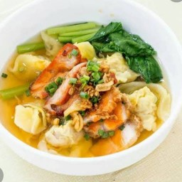 ชายสี่ บะหมี่เกี๊ยว สุขใจวิลล่า1  ติด7/11