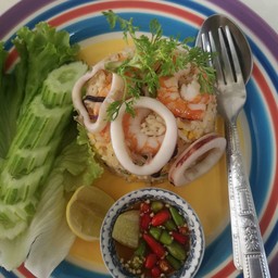 ข้าวผัดกุ้งหมึก