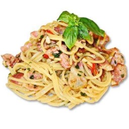 สปาเกตตี้ผัดพริกกระเทียมเบคอนซอสเซจ (Spaghetti A.O.P with bacon and sausage)