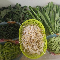 ผู้ชายหน้าหม้อ หน้า7-11ตลาดสันติสุข