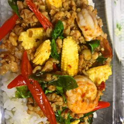 ผัดพริกแกงราดข้าว