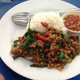 ข้าวกระเพราไก่