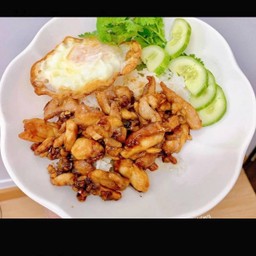 ข้าวกระเทียมพริกไท