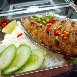 ข้าวยำปลาสลิดทอด