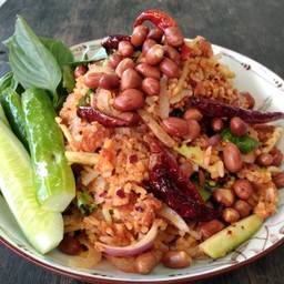 ข้าวยำแหนม