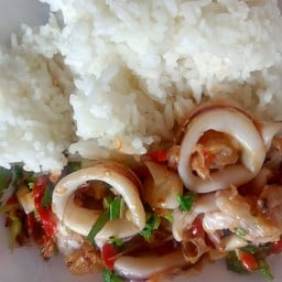 ปลาหมึกผัดพริกเกลือ