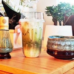 มัทฉะ ลาเต้ เย็น  ชามัทฉะแท้เกรดพรีเมี่ยม นำเข้าจากญีุ่ปุ่น