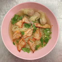 หัวมุมบะหมี่เกี๊ยวข้าวหมูแดง