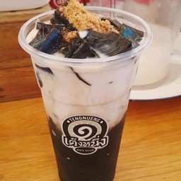 เฉาก๊วยนมสด