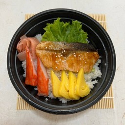 ข้าวหน้าปลาแซลม่อนย่างซอสเทอริยากิ