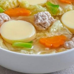 แกงจืดเต้าหู้ หมูสับ ลูกชิ้นหมู (กับข้าว)