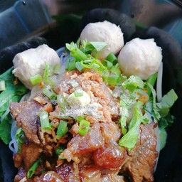 ก๋วยเตี๋ยวเนื้อตุ๋น
