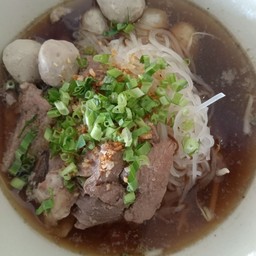 ก๋วยเตี๋ยววัดดงมูลเหล็ก (ร้านสามหนุ่ม) แปดริ้ว