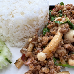 ผัดกะเพราเห็ด+หมูสับราดข้าว