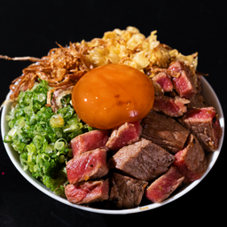 F8 ข้าวหน้าสเต็กเนื้อ หั่นเต๋า