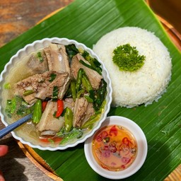 ต้มเล้งกระดูกซี่โครงหมูพร้อมข้าว