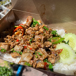 ผัดกะเพราไส้อ่อน+หมูสับราดข้าว