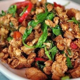 ผัดกระเพา  เป็น  กับข้าว